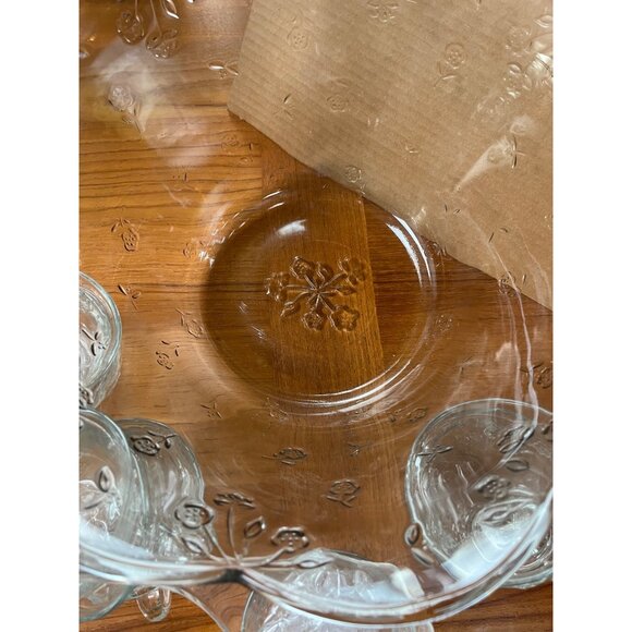 Anchor Hocking Savannah 18-Piece Punch Bowl Set With 8 Cups & Ladle - Picture 10 of 11